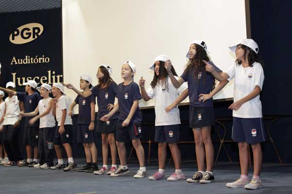 Alunos do Monteiro Lobato usam Rap para ensinar que compra de votos é crime