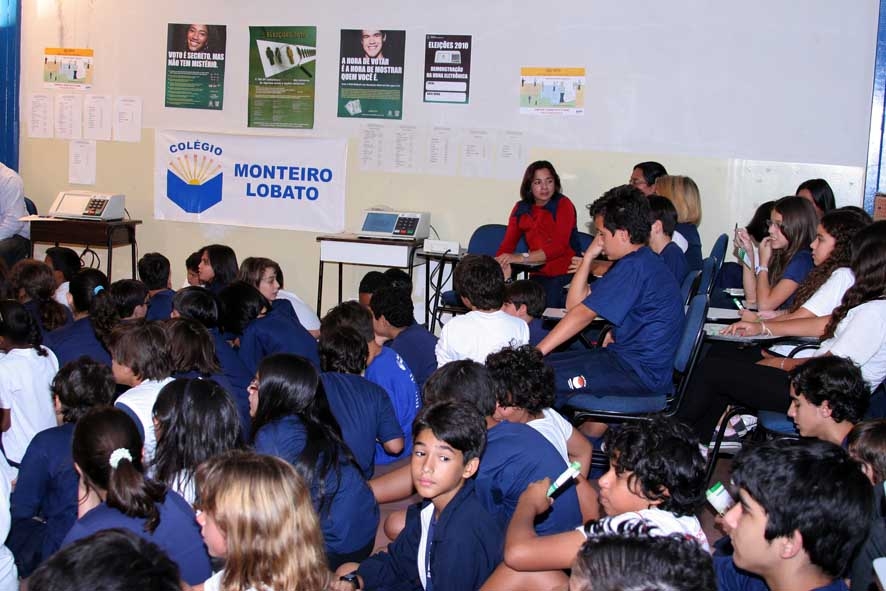 Atentos e participativos, alunos mostraram interesse no tema, mesmo não tendo ainda idade mínima para votar 