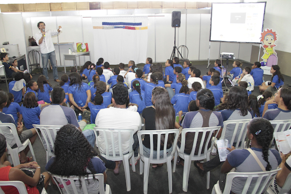 Turminha na Feira do Livro de Brasília