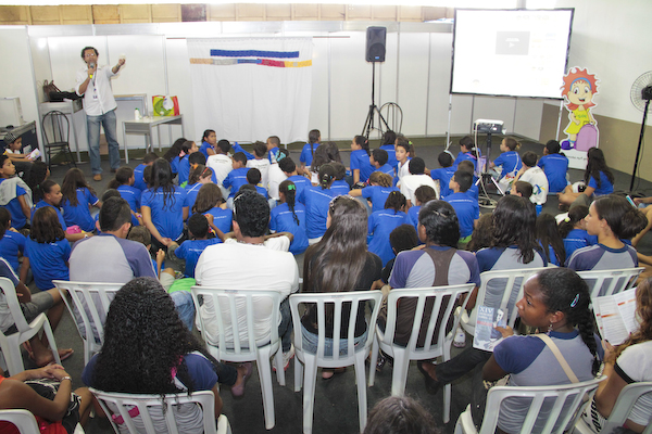 Turminha na Feira do Livro de Brasília