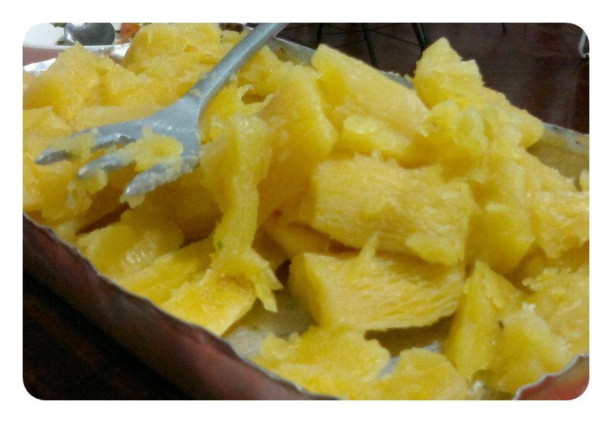 Mandioca amarela. Foto: Nathaly Feitosa